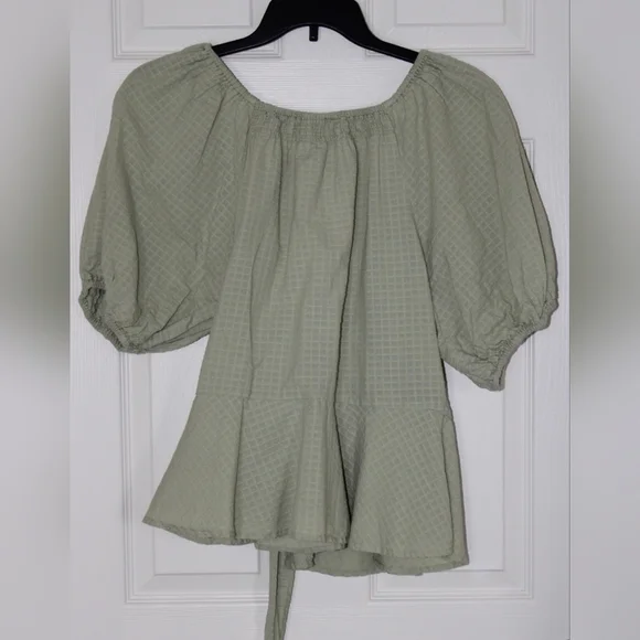 Wrap Top from Universal Thread (1X) - Picture 2 of 5